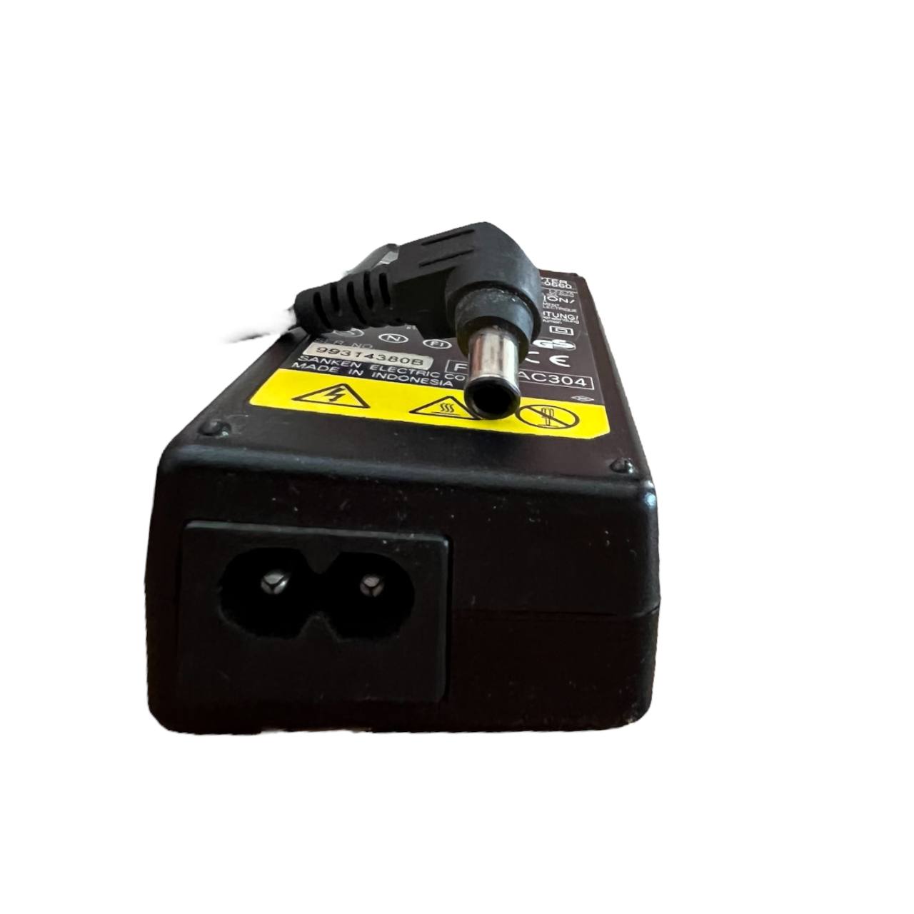 شارژر 16 ولت 3.36 فوجیستو CA01007-0660 (1)